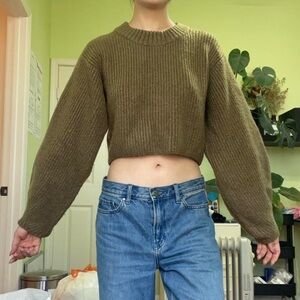 URBAN OUTFITTERS cropped balloon sleeve green knit sweater